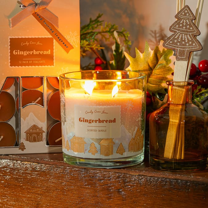 Candy Cane Lane Scented Candle 350g - Gingerbread