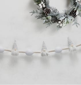 Nordic Spirit Gonk PomPom Garland - White