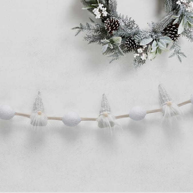 Nordic Spirit Gonk PomPom Garland - White