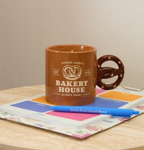 Bakery House Scented Pretzel Ceramic Candle 