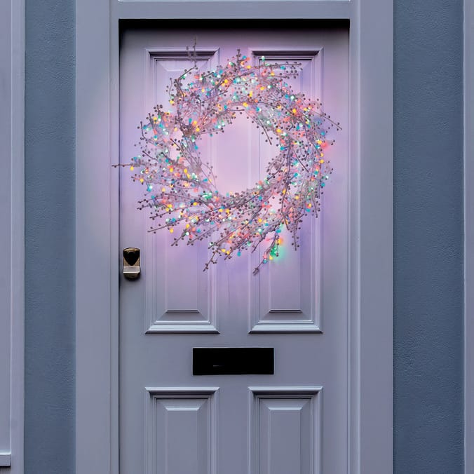 Prestige 600 LED Winter Berry Wreath