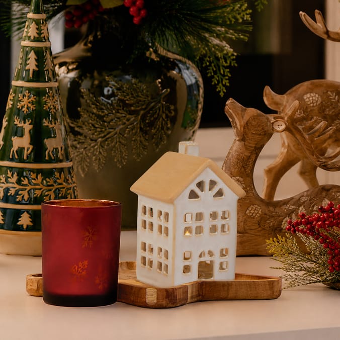 Winter Charm LED Glazed House