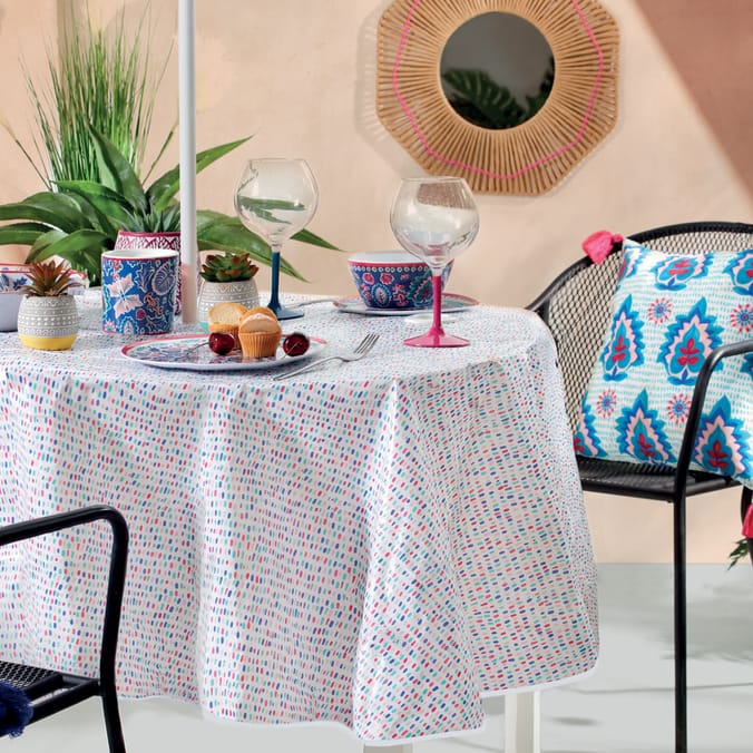 The Outdoor Edit Round PVC Tablecloth - Spot