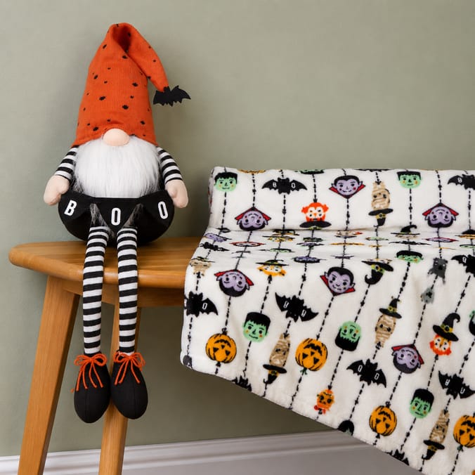 Hallow Scream Sitting Gonk - "BOO"