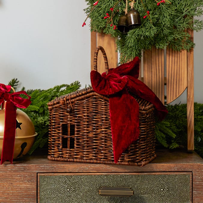 Festive Feeling Alpine Woods Rattan House Basket With Bow