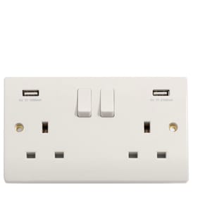 Pifco 13A White Double USB Socket