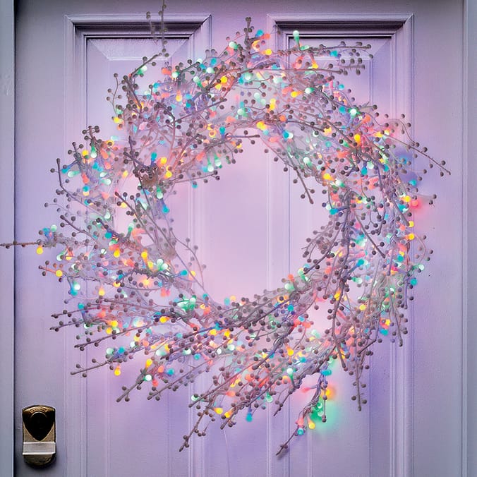 Prestige 600 LED Winter Berry Wreath