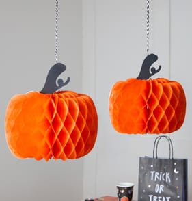Hallow Scream Honeycomb Pumpkins