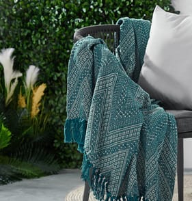 The Outdoor Edit Travellers Bazaar Diamond Blanket - Green