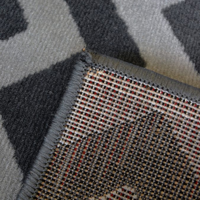 Essentials Maestro Zig-Zag Runner - Grey 55 x 185cm