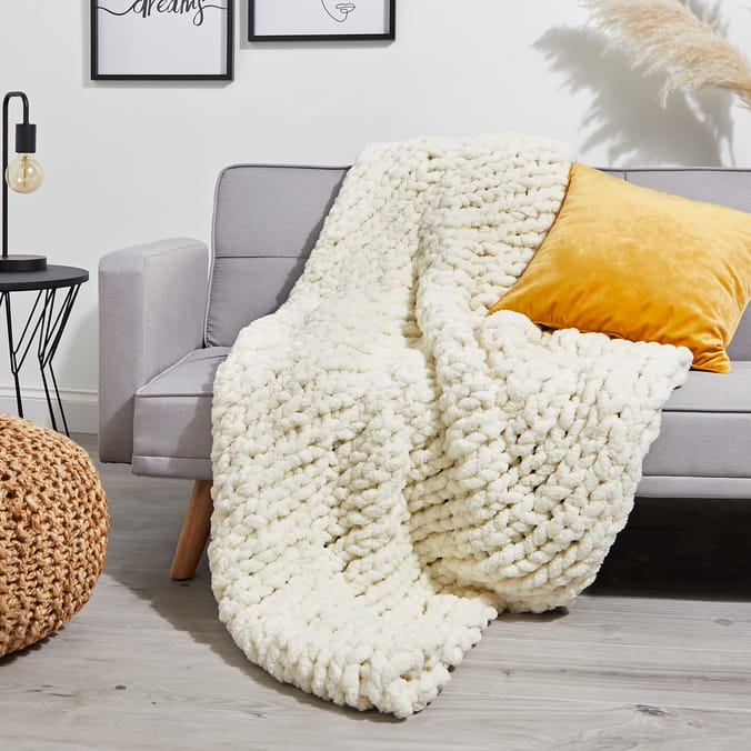 Home bargains discount throws
