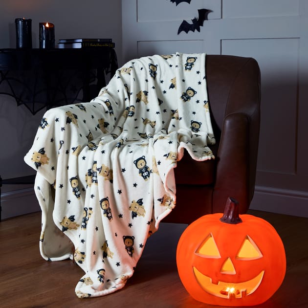 Hallow Scream Bear Print Throw | Home Bargains