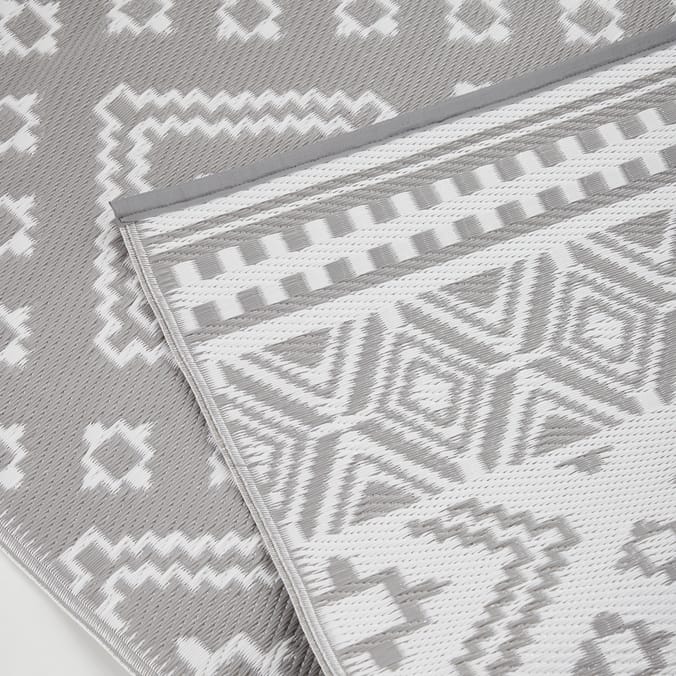 The Outdoor Living Collection Garden Rug