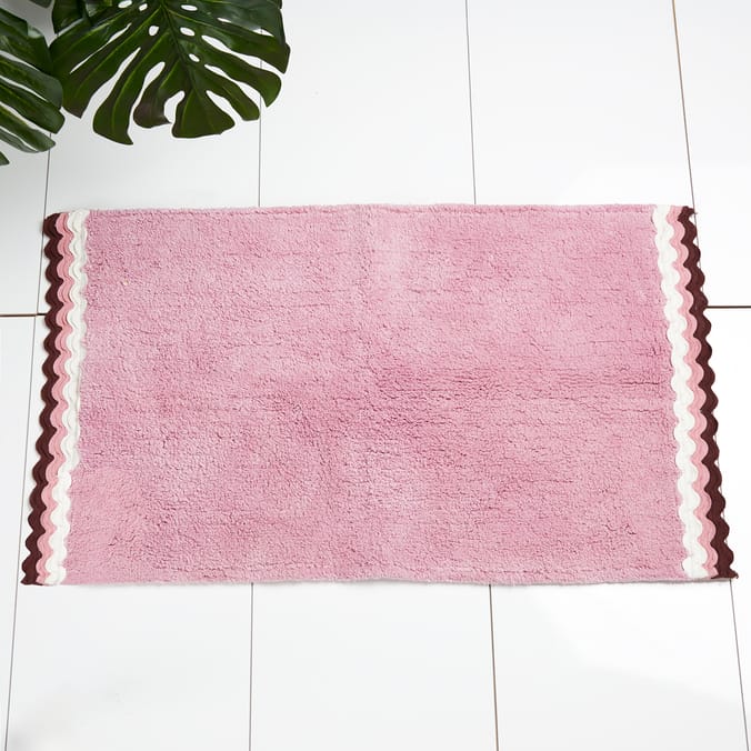 Pink Scalloped Bath Mat