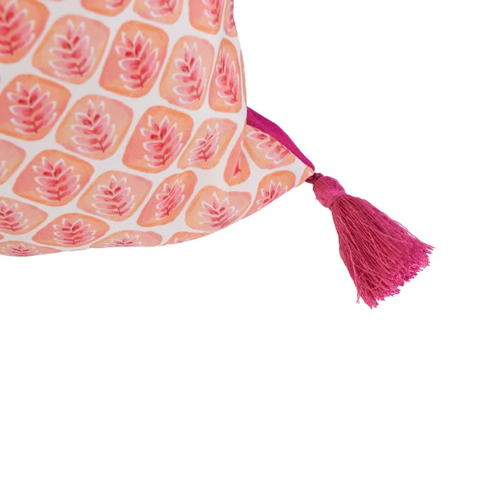 The Outdoor Edit Travellers Bazaar Cushion - Pink