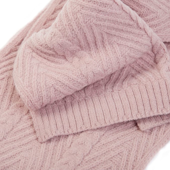 A La Mode Cable Knit Scarf