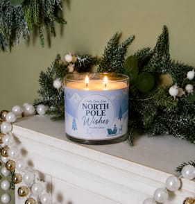 Candy Cane Lane North Pole Wishes Scented Candle 350g