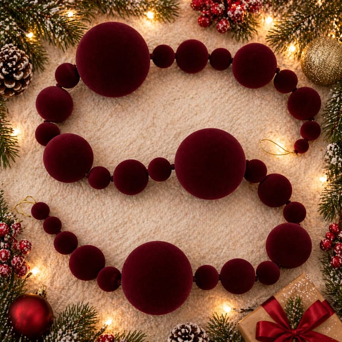 Festive Feeling Flocked Bauble Christmas Garland