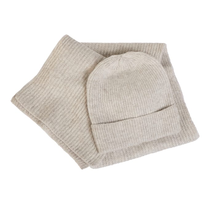 A La Mode Hat & Scarf Set