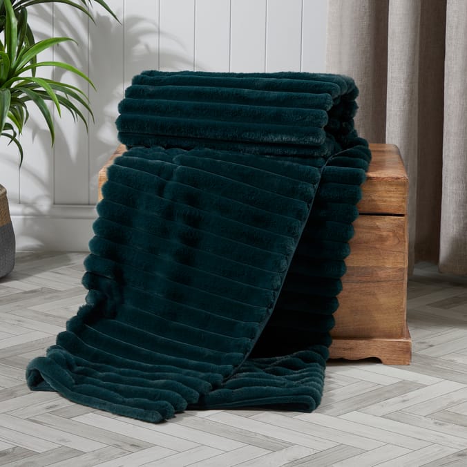 The Winter Warmer Collection Hollie Throw 1250X150CM