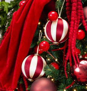 Festive Feeling Satin Stripe Christmas Bauble 6 Pack - Red