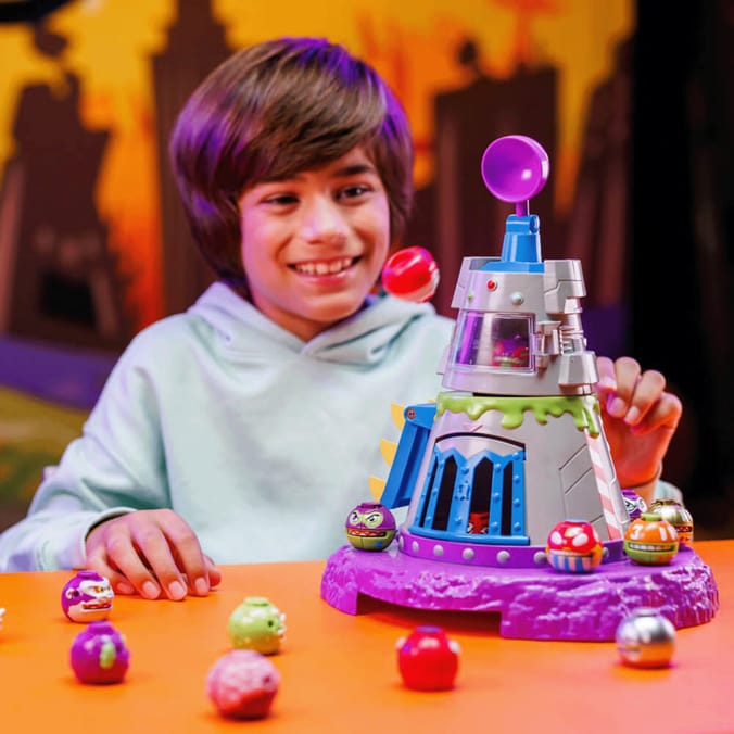 Battle Heads Attack Tower Play Set