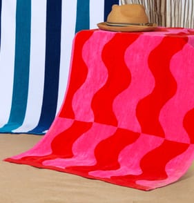 Originals Wiggle Beach Towel - Pink