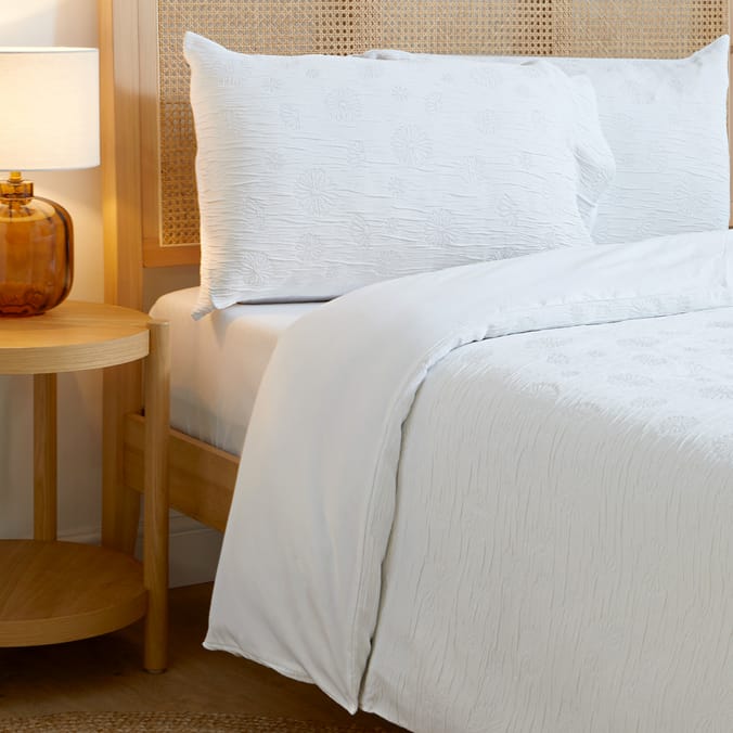 Home Collections Daisy Jacquard Duvet Set 