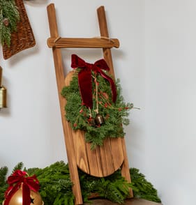 Festive Feeling Alpine Woods Hanging Ski Sledge