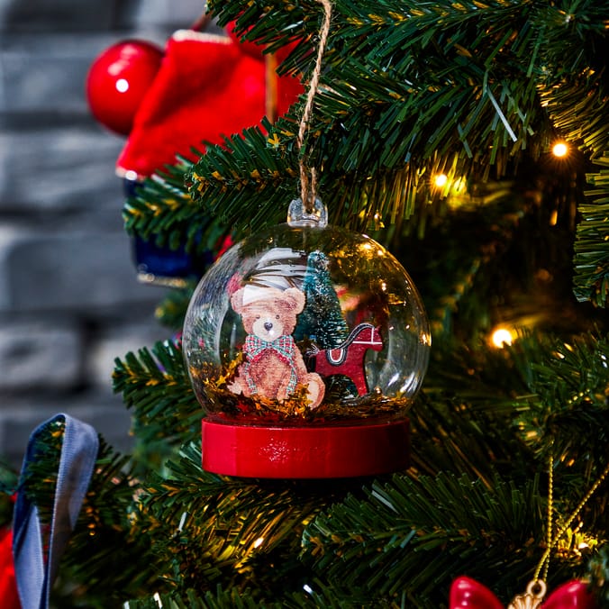 The Lifestyle Edit Timeless Christmas Baubles 15 Pack