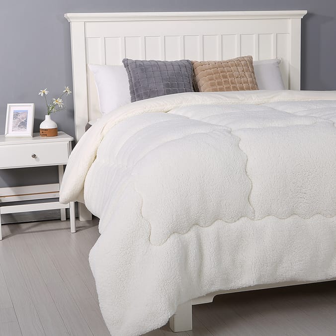 Home Collections Teddy Fleece Comforter - Cream