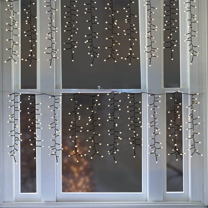 Prestige 425 LED Cluster Curtain Lights