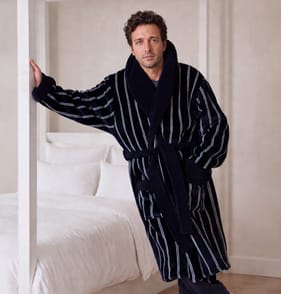  Jeff Banks Mens Navy Striped Robe