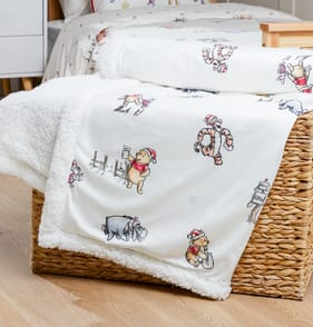 Winnie the Pooh Christmas Fleece Throw 