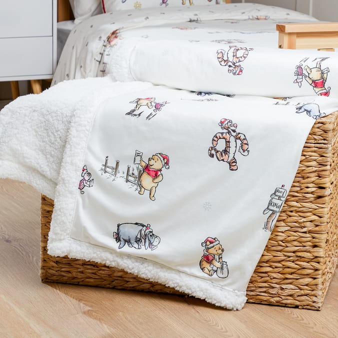 Winnie the Pooh Christmas Fleece Throw 