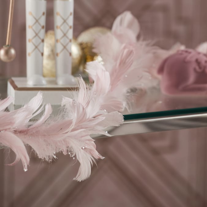 Festive Feeling Feather Garland