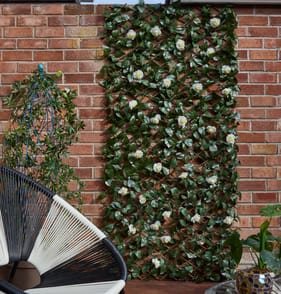Jardin Artificial Ivy Leaf & White Rose Trellis