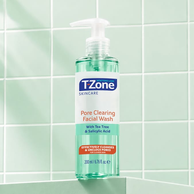 T-Zone Pore Clearing Facial Wash 200ml