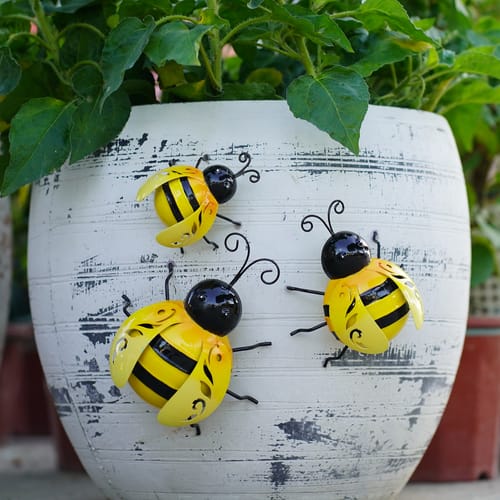 Jardin Set of 3 Decorative Metal Bees | Home Bargains