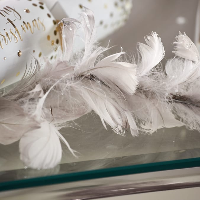Festive Feeling Feather Garland