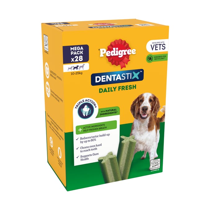 Pedigree Dentastix 28 Daily Fresh Adult Medium Dog Dental Treats 720g