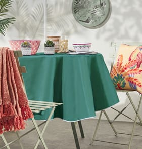 The Outdoor Edit Traveller's Bazaar Round PVC Tablecloth - Green