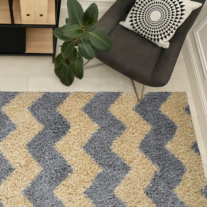 Essentials Chevron Shaggy Rug - Grey