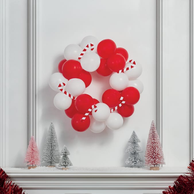 Festive Feeling Balloon Wreath
