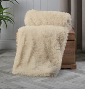 The Winter Warmer Collection Wren Faux Fur Throw - Latte