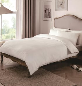 Hotel Collections 200 Thread White Count Satin Stripe Cotton Duvet Set - Kingsize