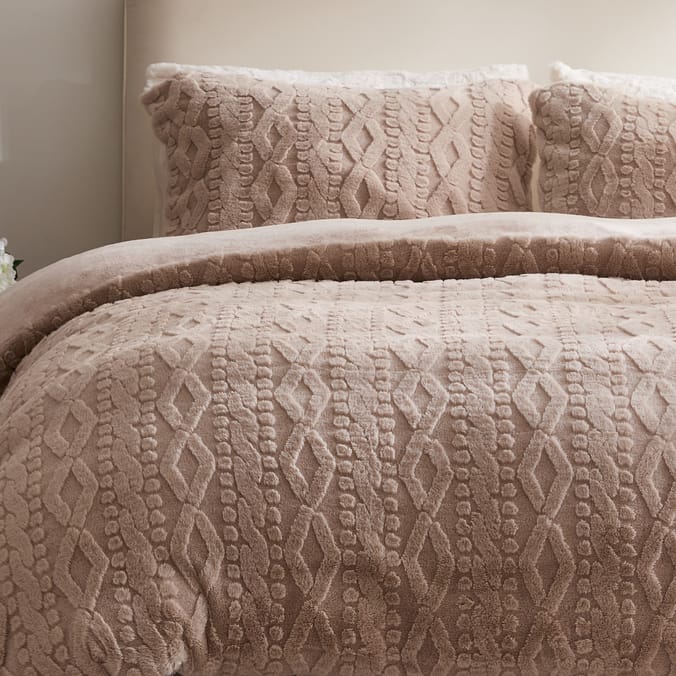 The Winter Warmer Collection Cable Knit Ginnie Duvet Set - King