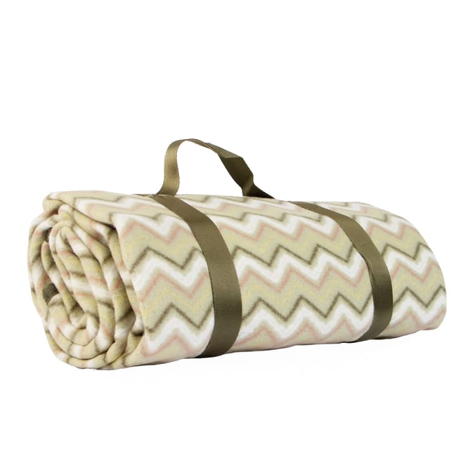The Outdoor Edit Earthed Fleece Picnic Blanket - Zigzag Green 