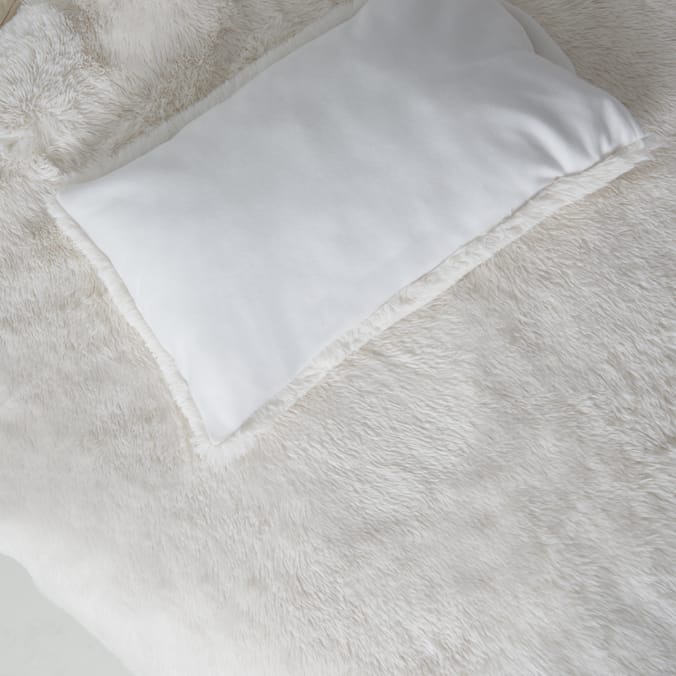 The Winter Warmer Collection Faux Lion Fur Cream Duvet Set