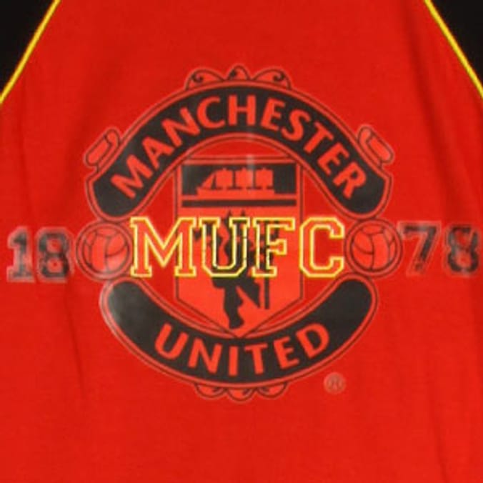 Manchester United Crest Pyjamas: 5-6 Years